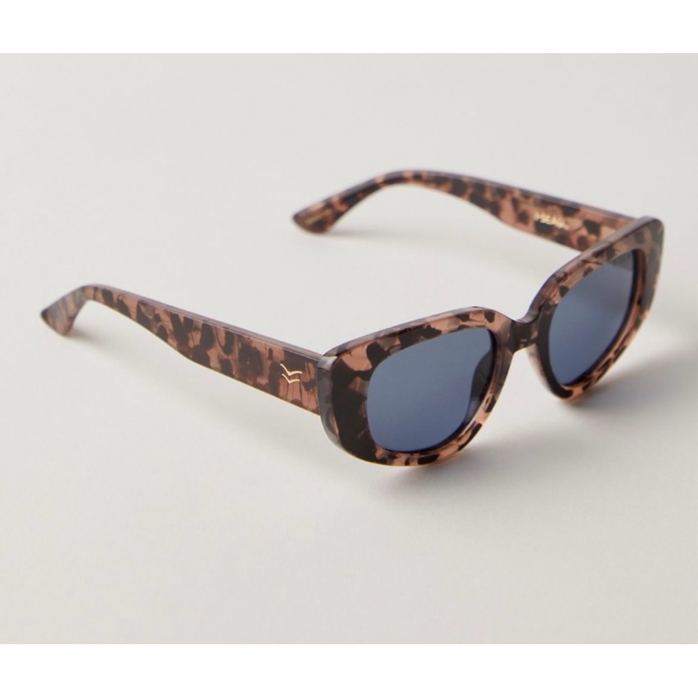 ▪️NWT Free People Audrey Sunglasses